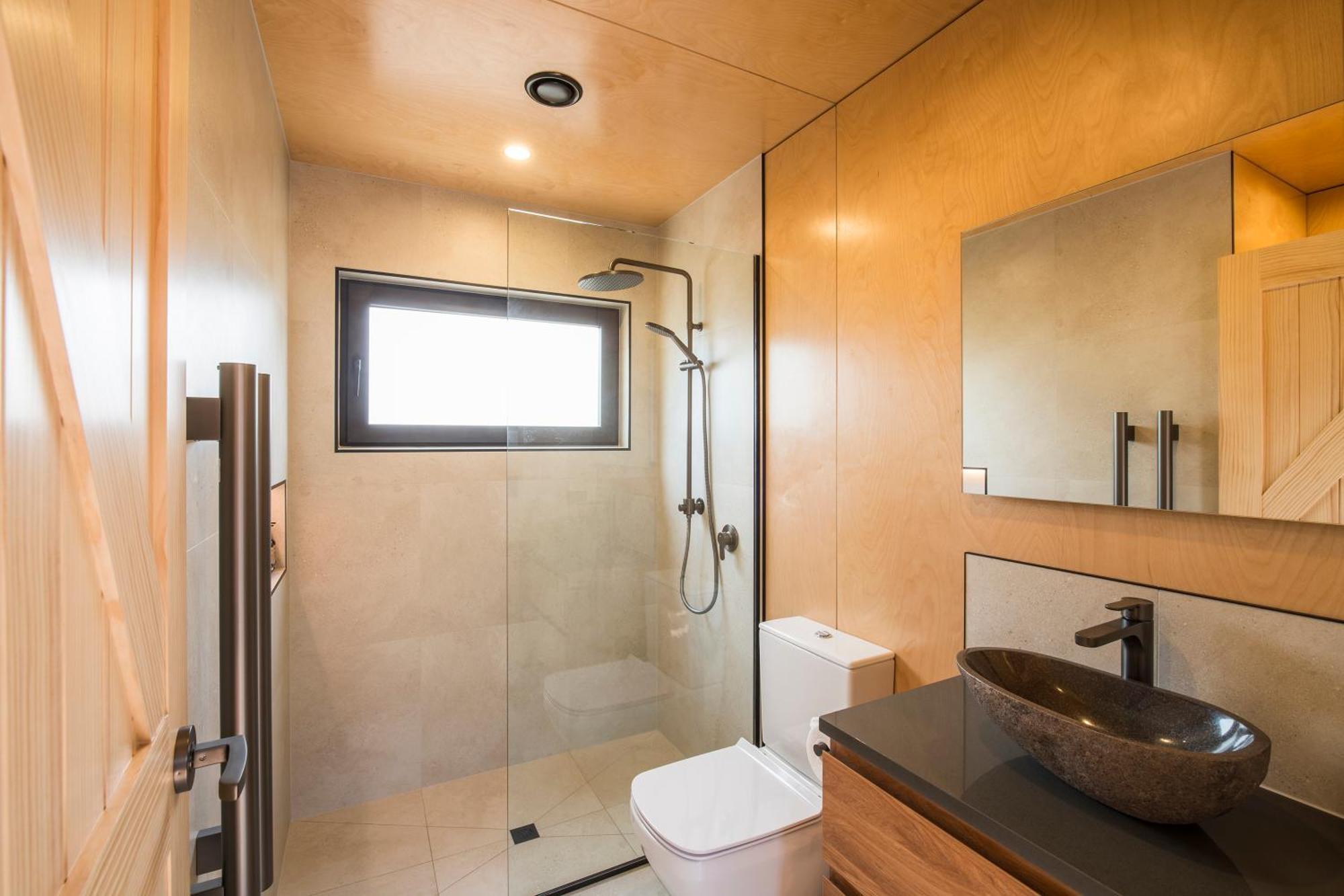 Walnut On Russell Villa Wanaka Bagian luar foto