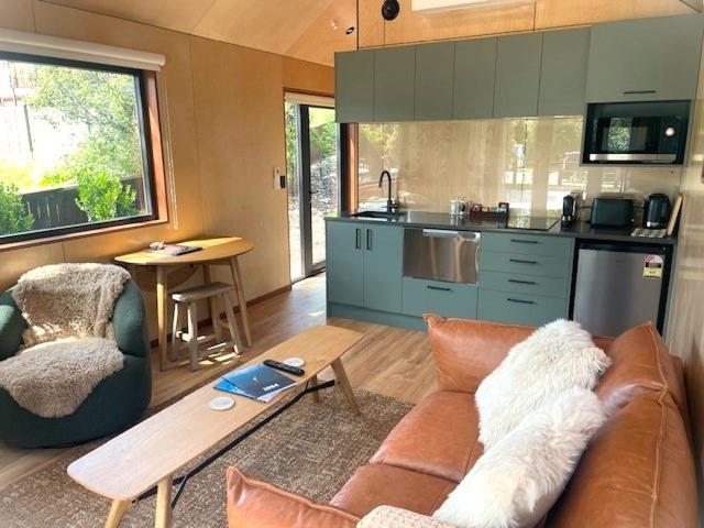 Walnut On Russell Villa Wanaka Bagian luar foto